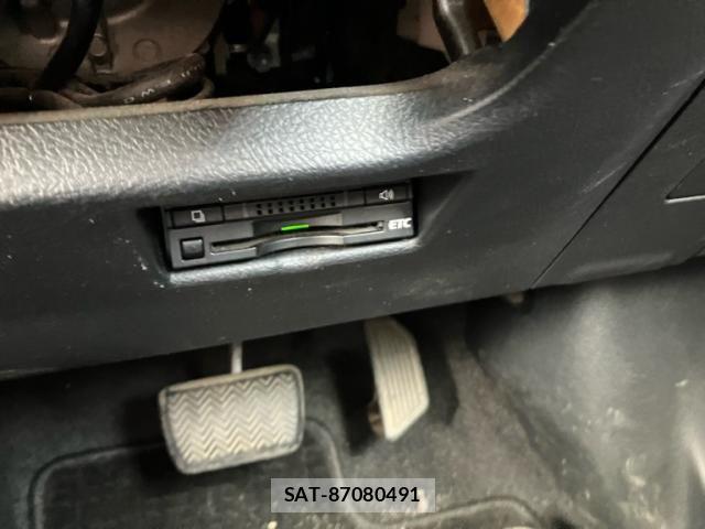 Toyota AURIS 2014-01 8625907-19