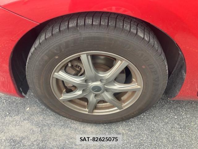 Toyota AURIS 2013-08 8625906-9