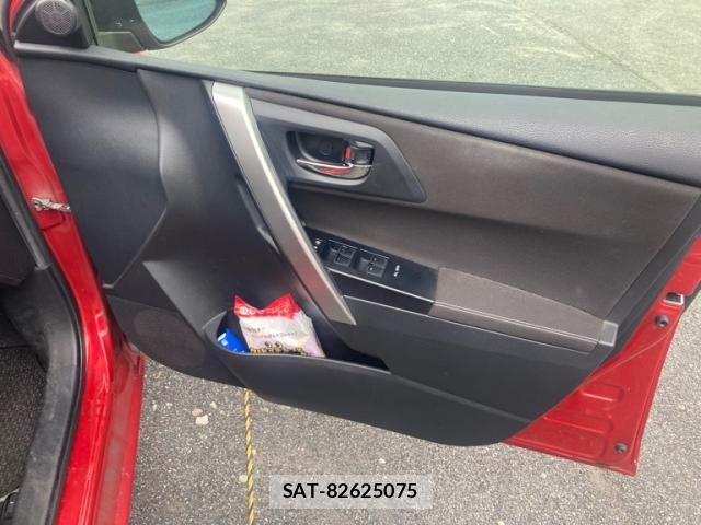Toyota AURIS 2013-08 8625906-13