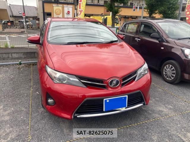Toyota AURIS 2013-08 8625906-1