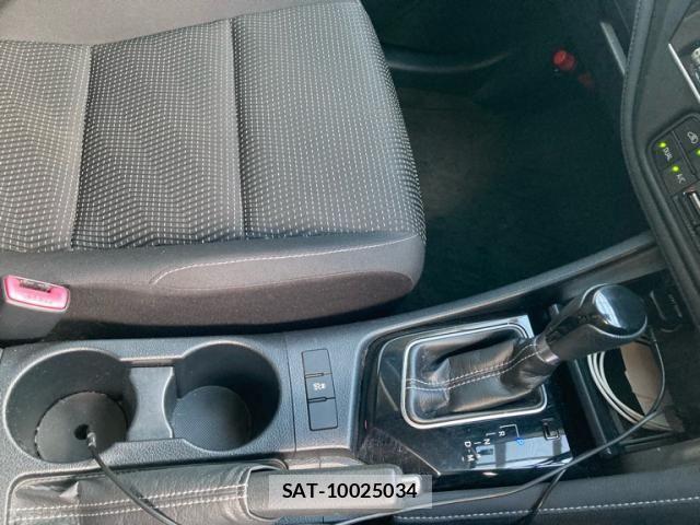 Toyota AURIS 2016-02 8625905-24