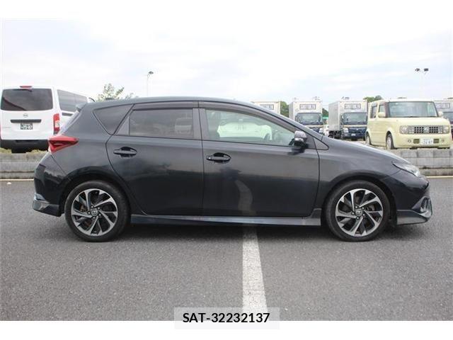 Toyota AURIS 2016-06 8625904-9