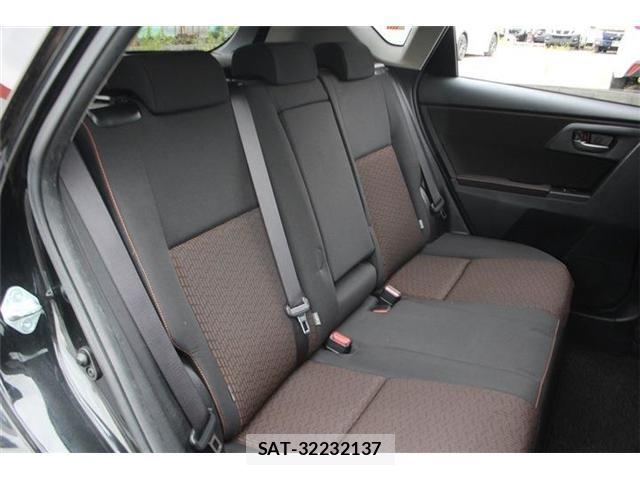 Toyota AURIS 2016-06 8625904-14