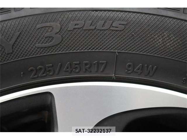 Toyota AURIS 2016-06 8625904-27