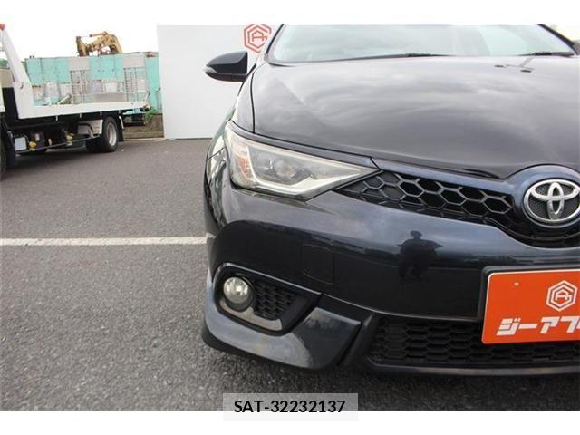 Toyota AURIS 2016-06 8625904-28