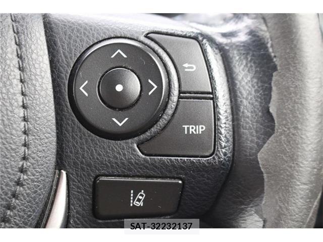 Toyota AURIS 2016-06 8625904-3