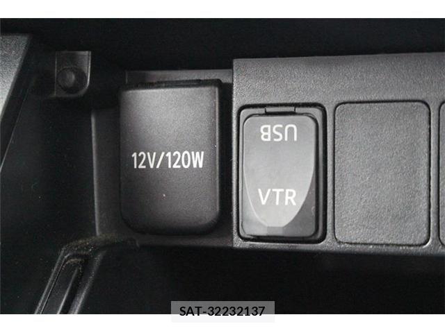 Toyota AURIS 2016-06 8625904-4