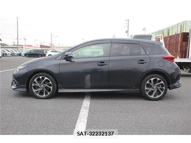 Toyota AURIS 2016-06 8625904-7