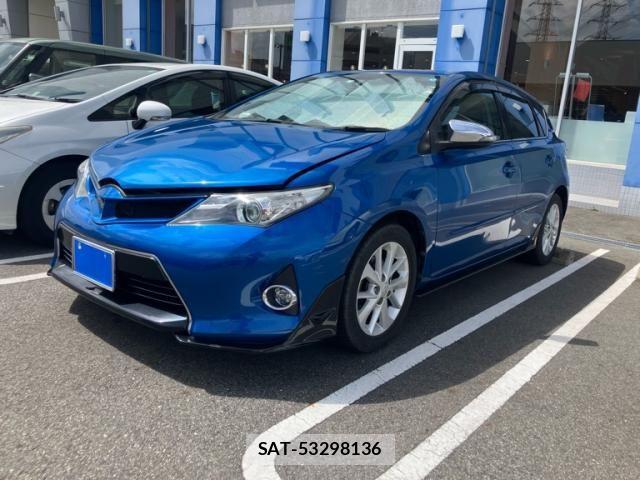 Toyota AURIS 2013-01 8658118-0