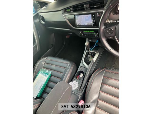 Toyota AURIS 2013-01 8658118-15