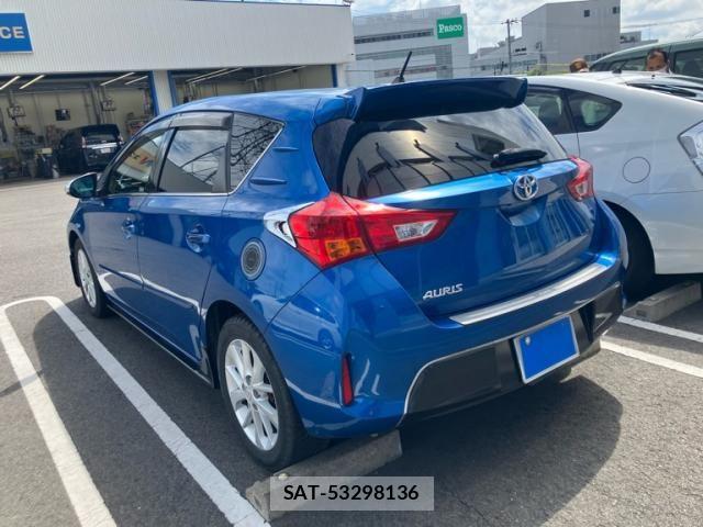 Toyota AURIS 2013-01 8658118-3
