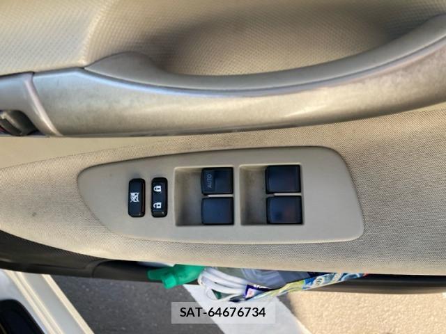 Toyota AURIS 2010-09 8658123-19