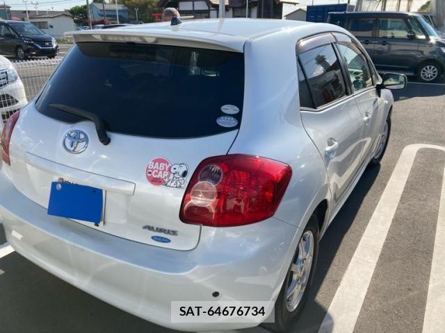 Toyota AURIS 2010-09 8658123-4