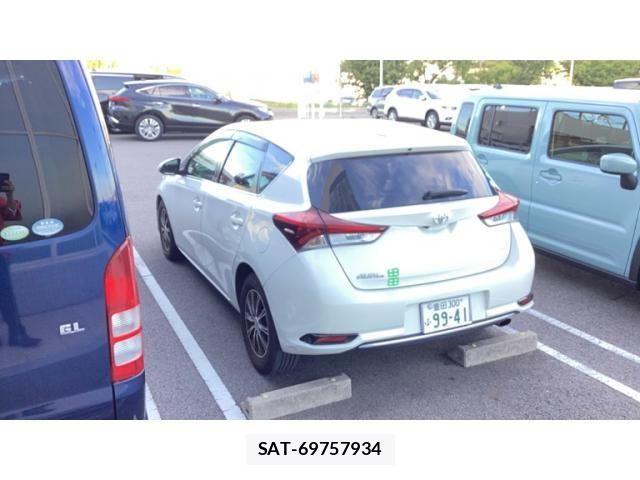 Toyota AURIS 2015-11 8665835-4
