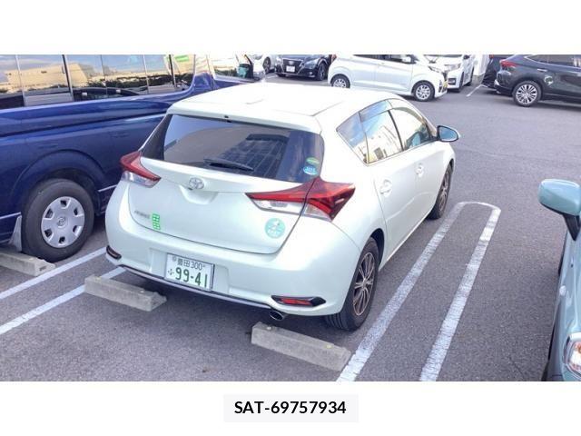 Toyota AURIS 2015-11 8665835-5