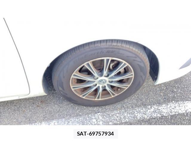 Toyota AURIS 2015-11 8665835-8
