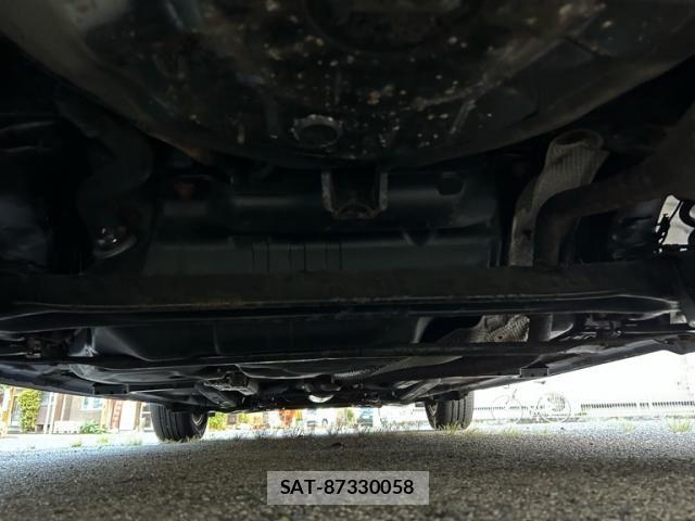 Toyota AURIS 2007-10 8665836-6
