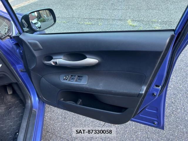 Toyota AURIS 2007-10 8665836-8
