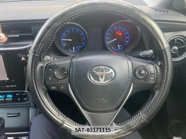 Toyota AURIS 2016-11 8740735-15