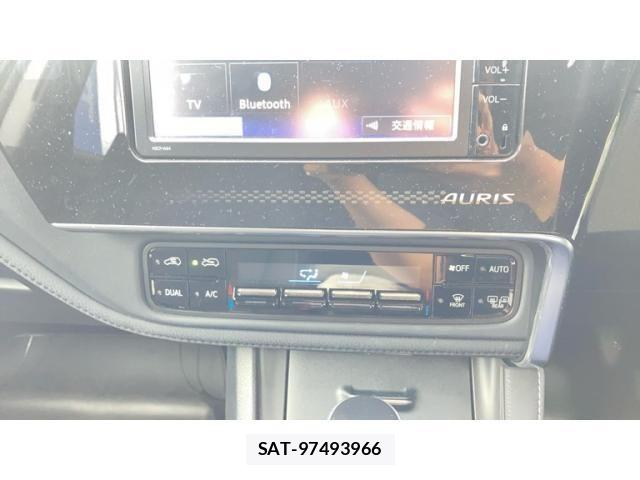 Toyota AURIS 2016-06 8779567-9