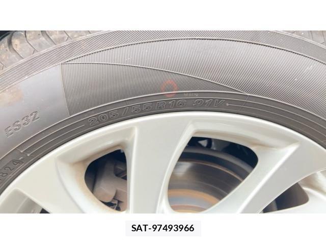 Toyota AURIS 2016-06 8779567-14