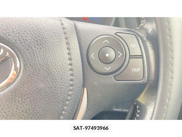 Toyota AURIS 2016-06 8779567-3