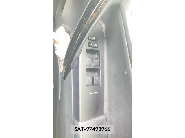 Toyota AURIS 2016-06 8779567-6