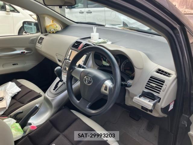 Toyota AURIS 2010-02 8795328-13