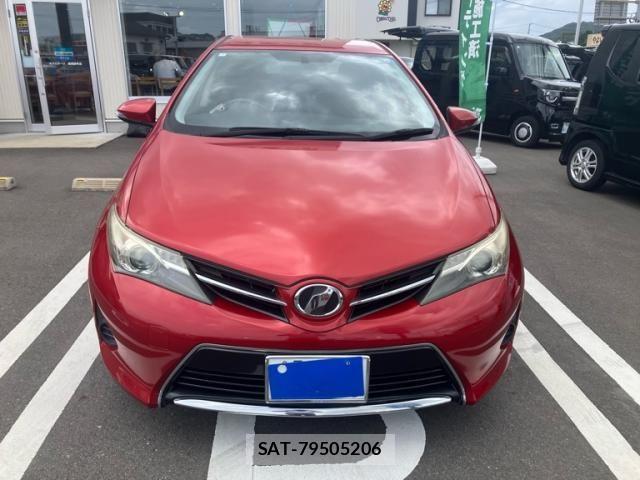 Toyota AURIS 2013-01 8827942-0