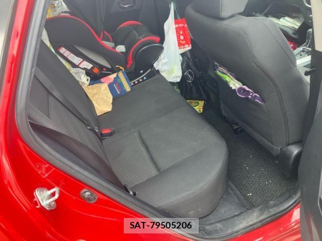 Toyota AURIS 2013-01 8827942-13