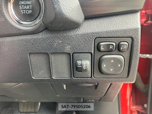 Toyota AURIS 2013-01 8827942-17