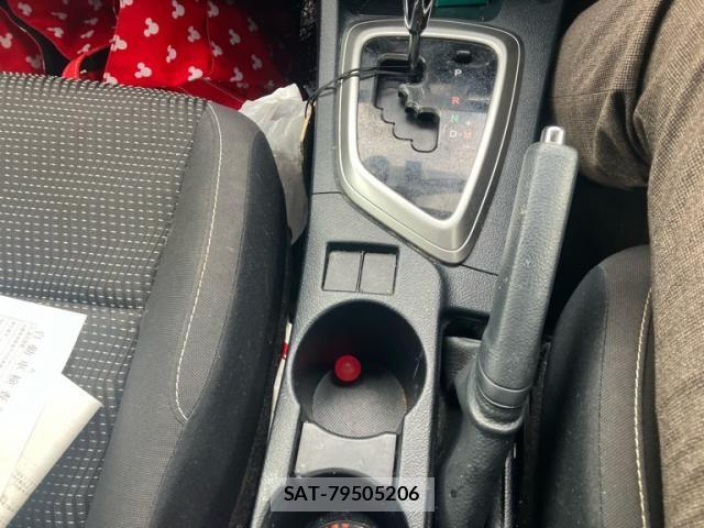 Toyota AURIS 2013-01 8827942-22