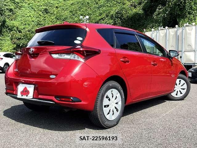 Toyota AURIS 2015-04 8848305-2