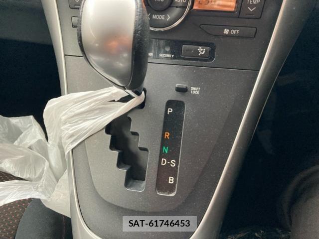 Toyota AURIS 2012-06 8870473-23