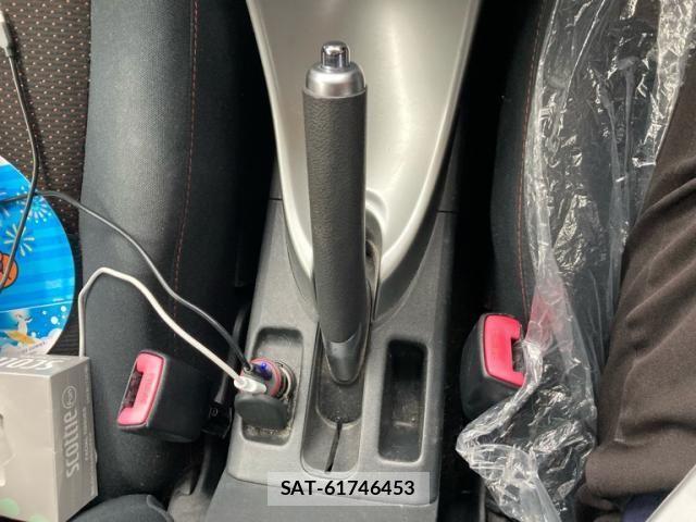 Toyota AURIS 2012-06 8870473-24