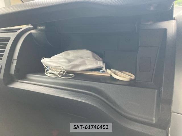 Toyota AURIS 2012-06 8870473-25
