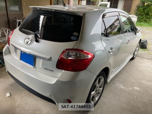 Toyota AURIS 2012-06 8870473-2