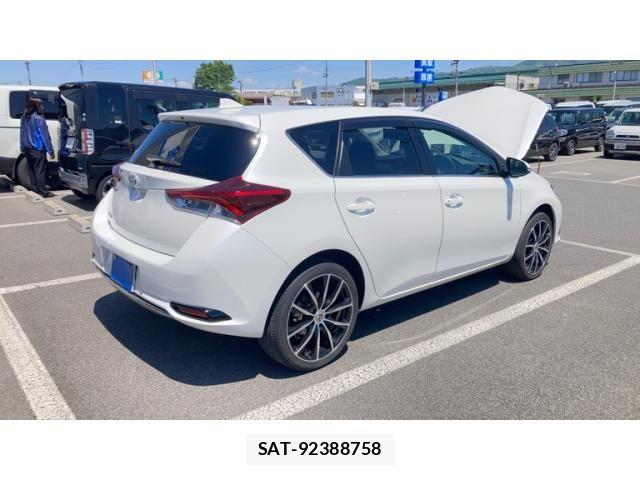 Toyota AURIS 2016-11 6902394-9