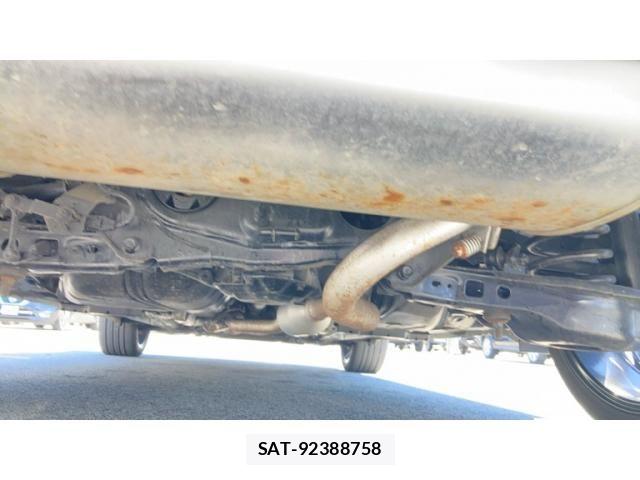 Toyota AURIS 2016-11 6902394-12
