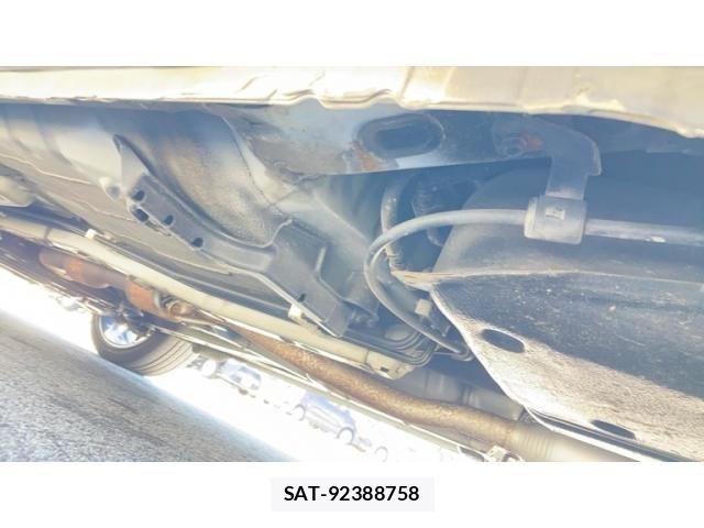 Toyota AURIS 2016-11 6902394-13