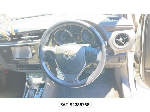 Toyota AURIS 2016-11 6902394-17