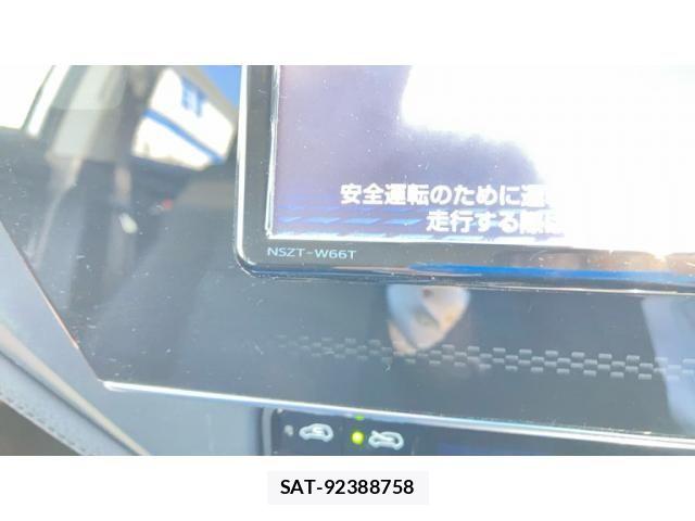 Toyota AURIS 2016-11 6902394-22