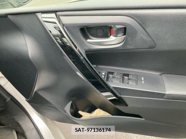 Toyota AURIS 2016-10 7020061-17