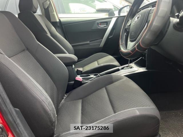 Toyota AURIS 2014-03 7356942-17