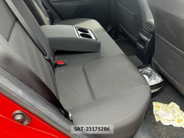 Toyota AURIS 2014-03 7356942-18