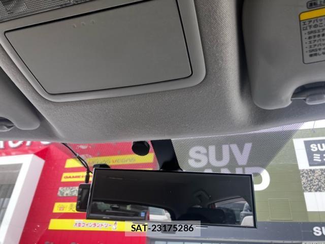 Toyota AURIS 2014-03 7356942-26