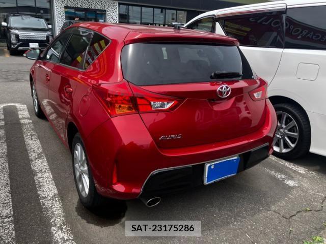 Toyota AURIS 2014-03 7356942-2