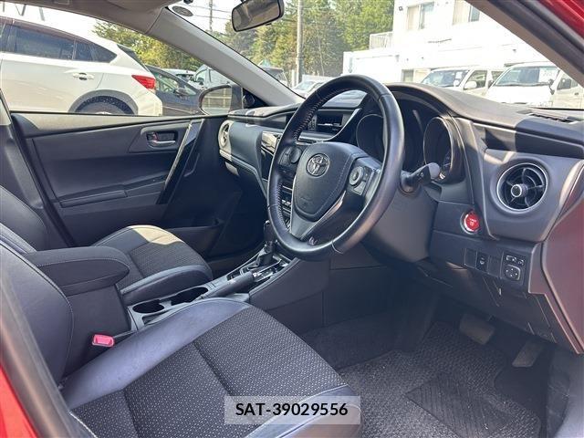 Toyota AURIS 2015-08 7453060-17