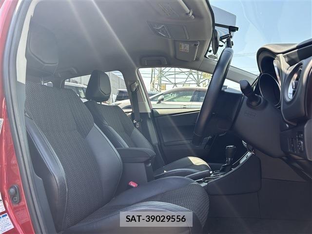 Toyota AURIS 2015-08 7453060-18