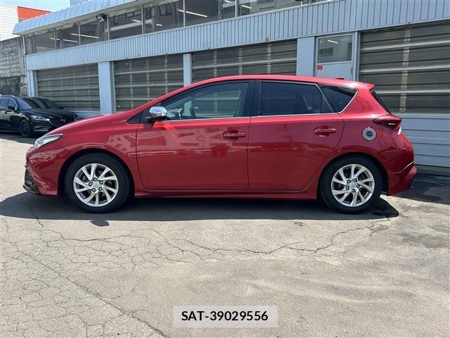 Toyota AURIS 2015-08 7453060-4